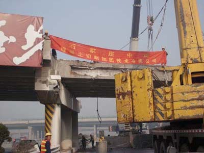 �ӱ����۰ĸ��٘����и��